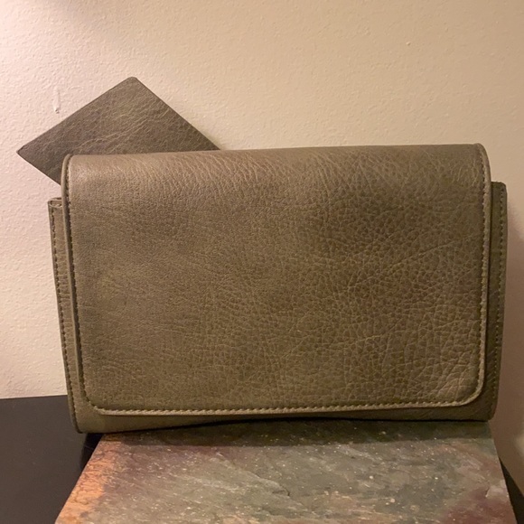 Fatigue green knot-front clutch - Picture 2 of 3